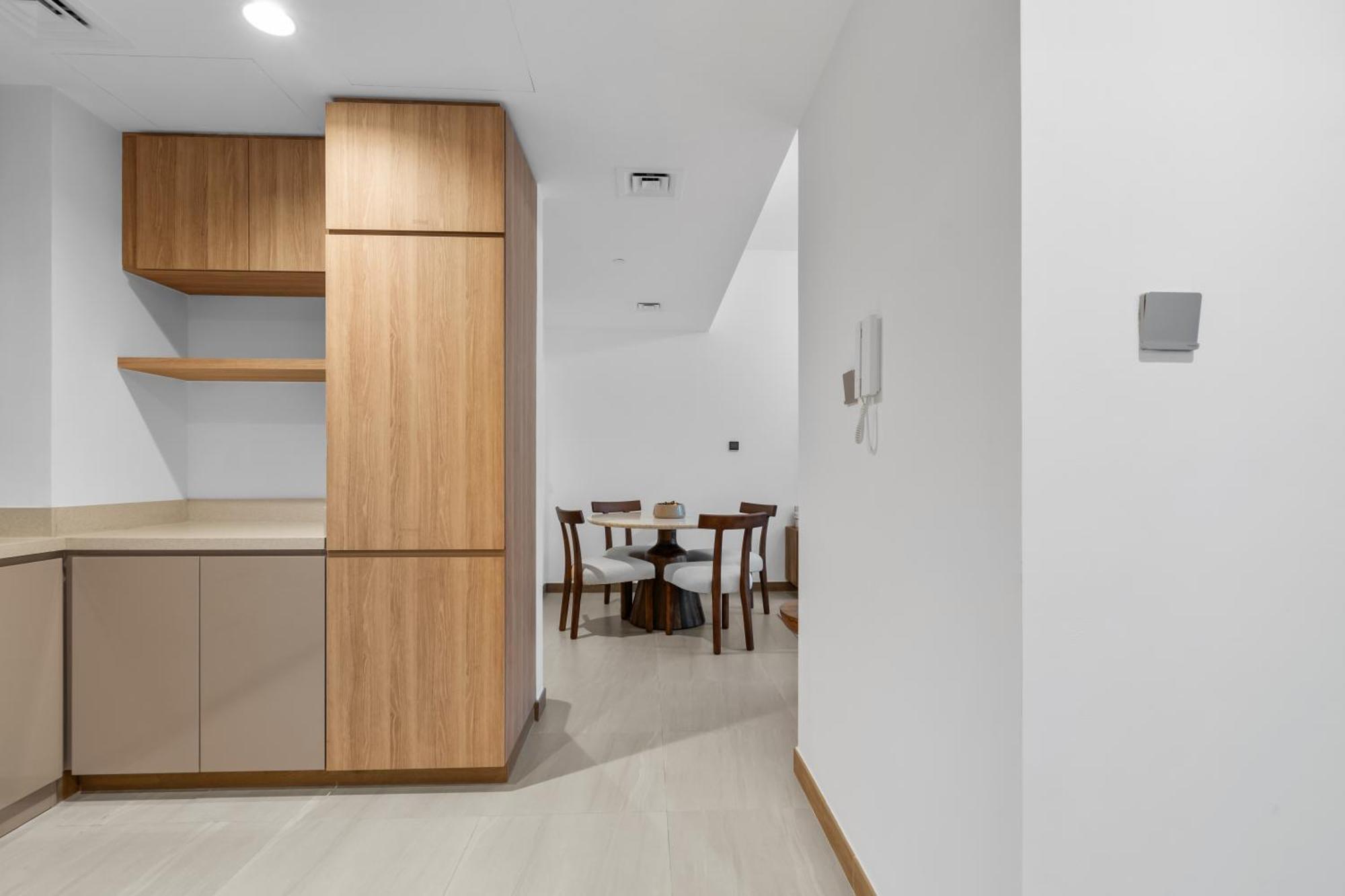 Apartment Modern In A Prime Location In Dubai! *