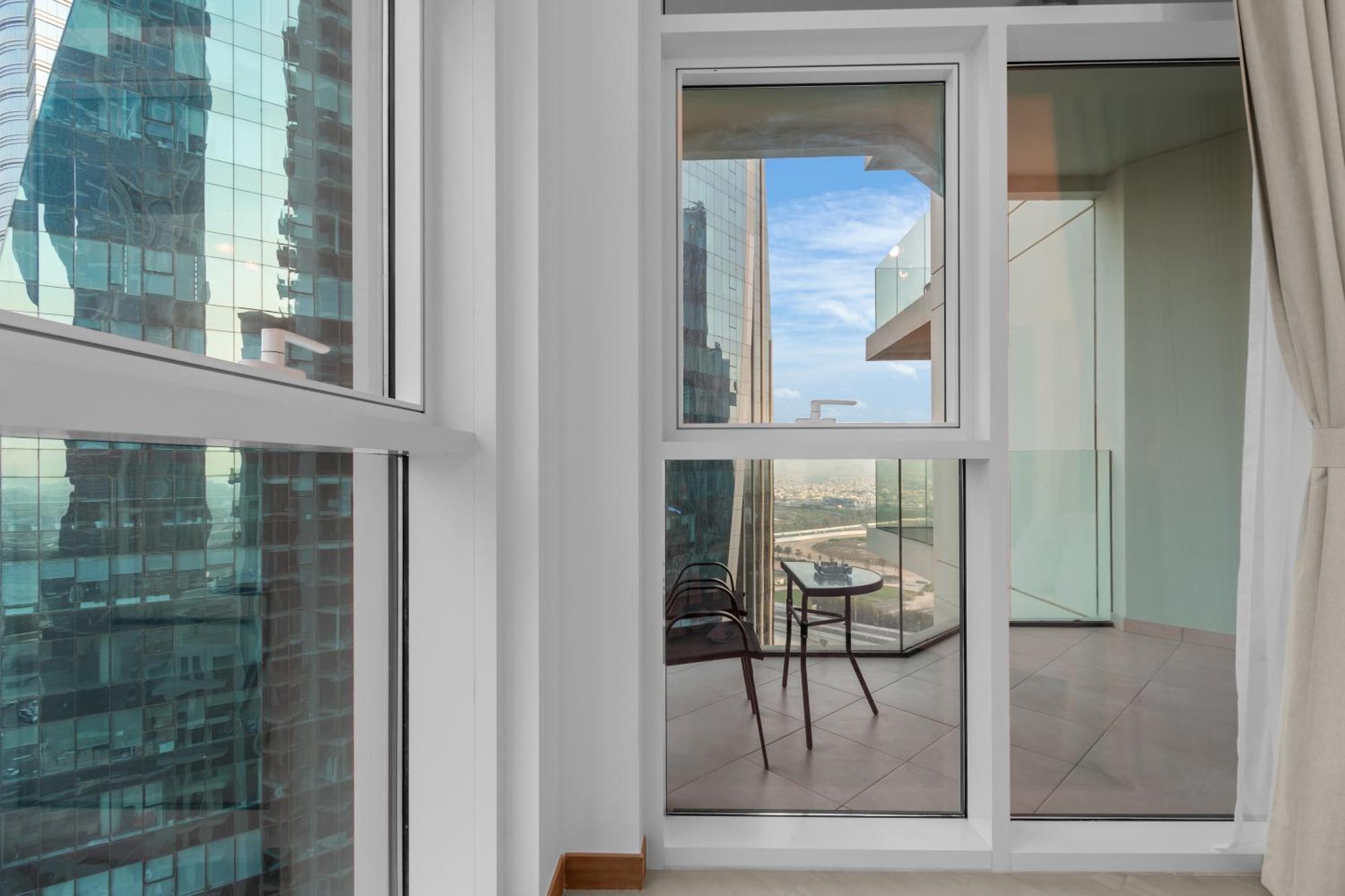 Modern In A Prime Location In Dubai! Apartment